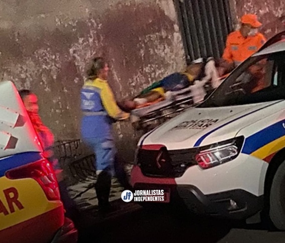 Homem tem surto após uso de álcool e drogas e mobiliza equipes de resgate em Uberlândia