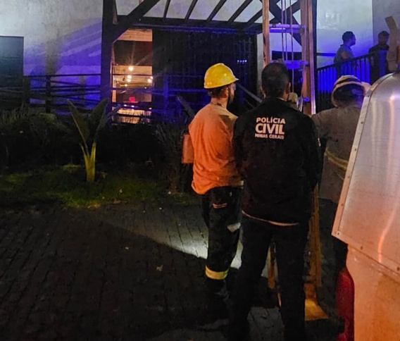 Polícia Civil de Uberlândia interdita boate que funcionava com energia clandestina